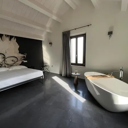 Апартаменты Dimora Santa Chiara