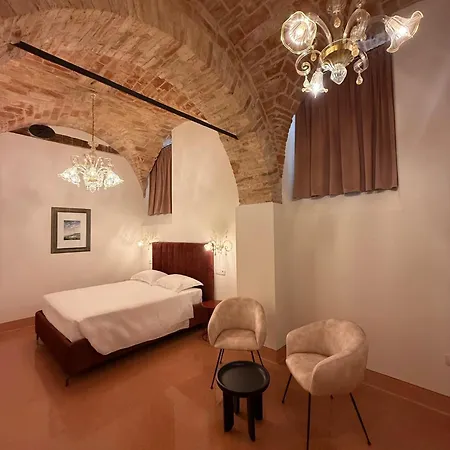 Dimora Santa Chiara Апартаменты *